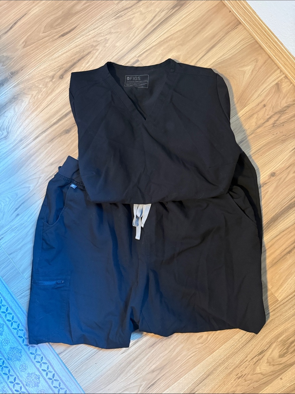 Figs Black Medical Scrub Top & Drawstring Pants